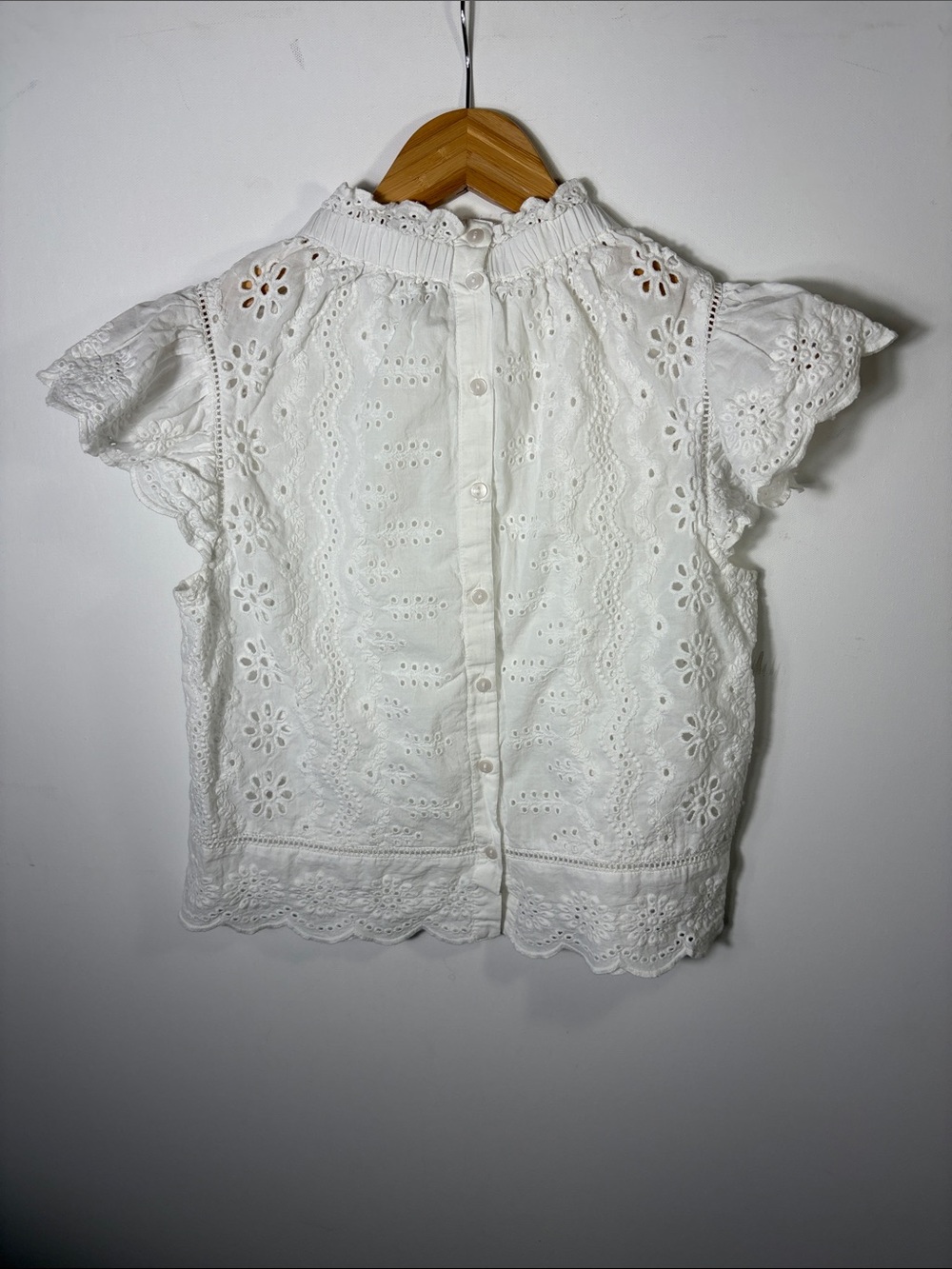 Jennifer & Grace White Eyelet Lace Flutter Sleeve Mock Neck Blouse XS - Picture 2 of 4